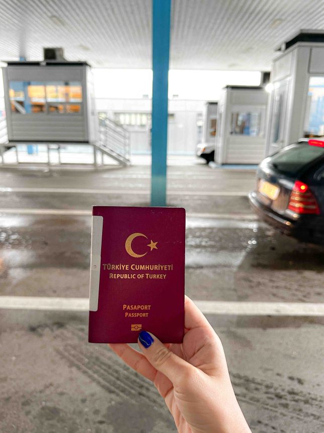arnavutluk sinir pasaport kontrol 1
