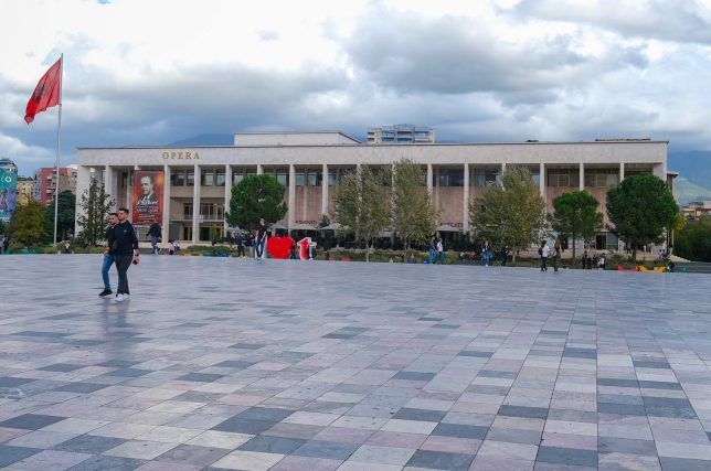 tiran opera binasi