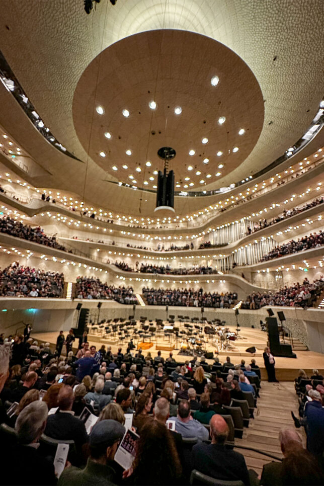 Elbphilharmonie grand hall konser